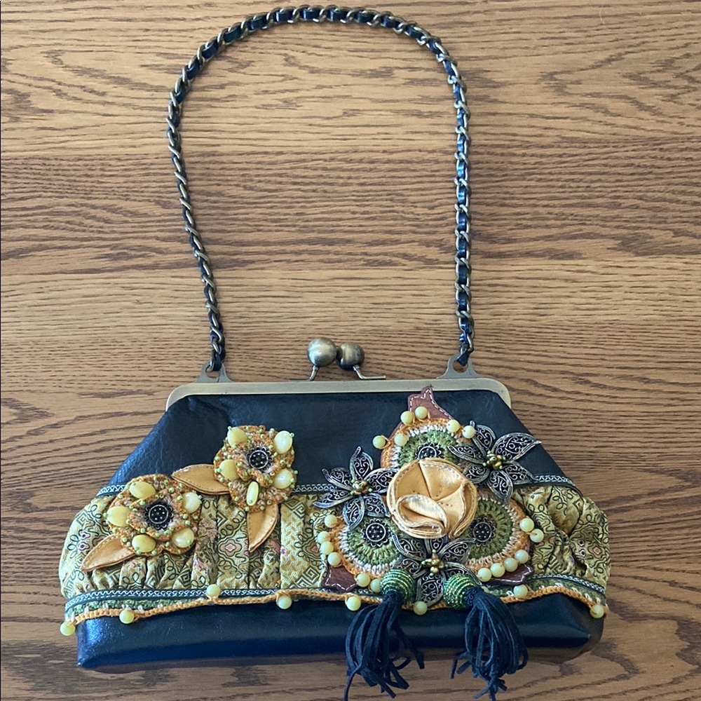 Elegant Black and Gold Women's Handbag